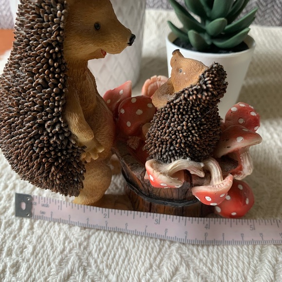 Cute little porcupine decoration - Picture 4 of 7